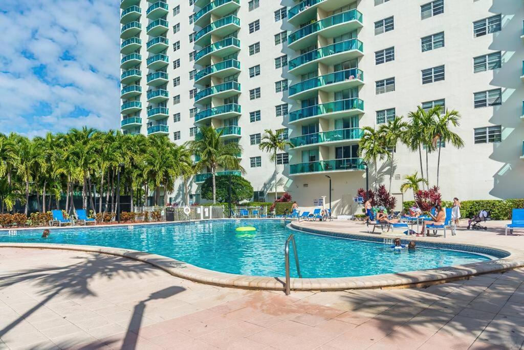 Miami Holiday Apartments Sunny Isles Beach Exterior foto